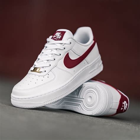 nike air force 1 damen weiß mit rotem haken|nike air force 1 schuhe.